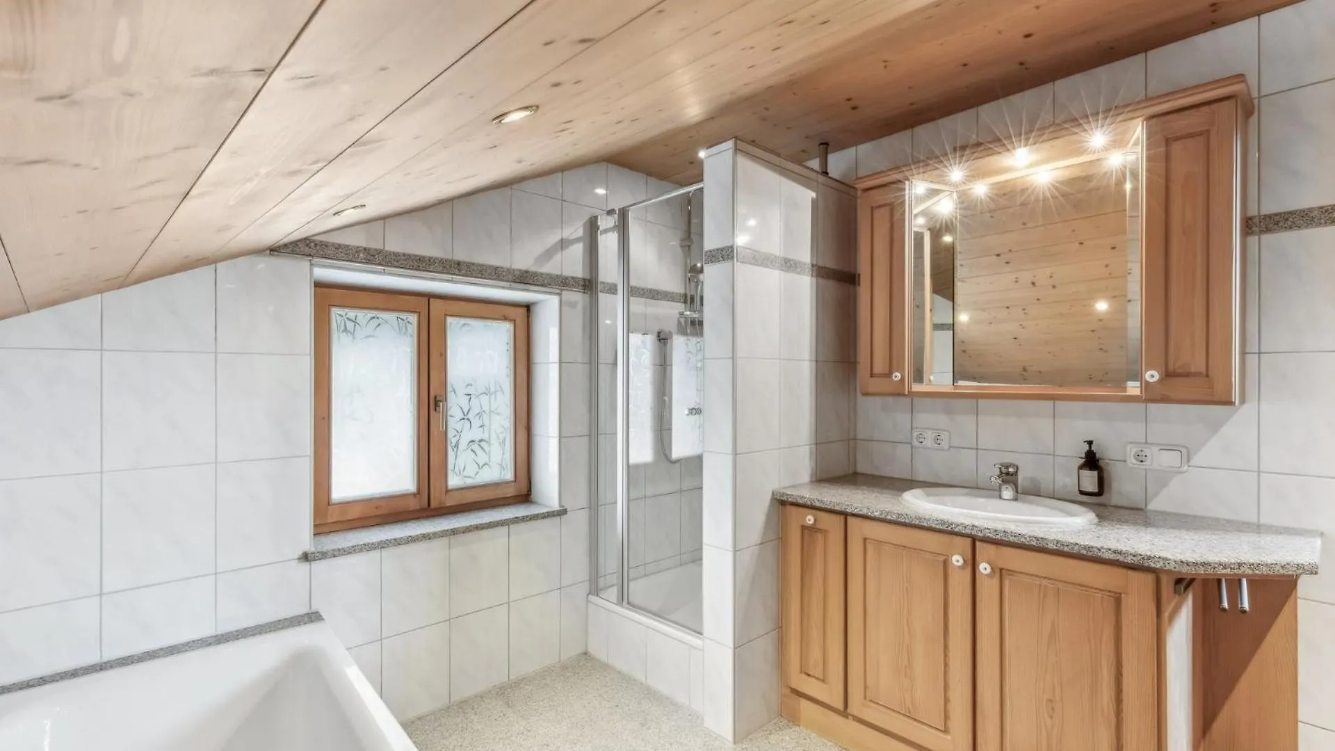 Casa Primavera - Grosse Stadtvilla Im Zentrum Miesbachs Apartment Miesbach